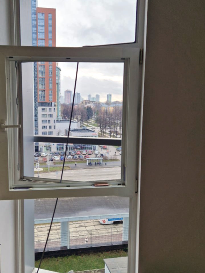 Замена уплотнителя пластикового окна в глухой и притворной части